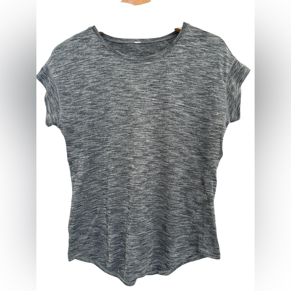 Lululemon Gray Women's Shirt Sleeve Top